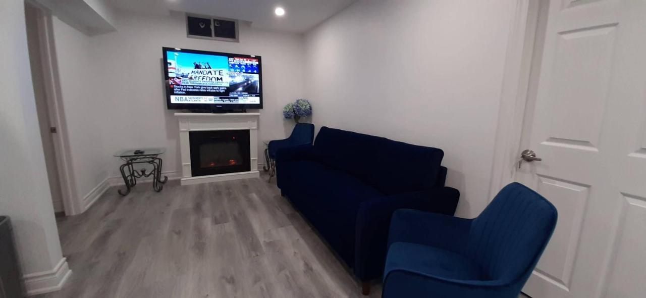 2 Bedrooms 2 Washrooms 2 Parking Spots Basement Apartment Newmarket Kültér fotó