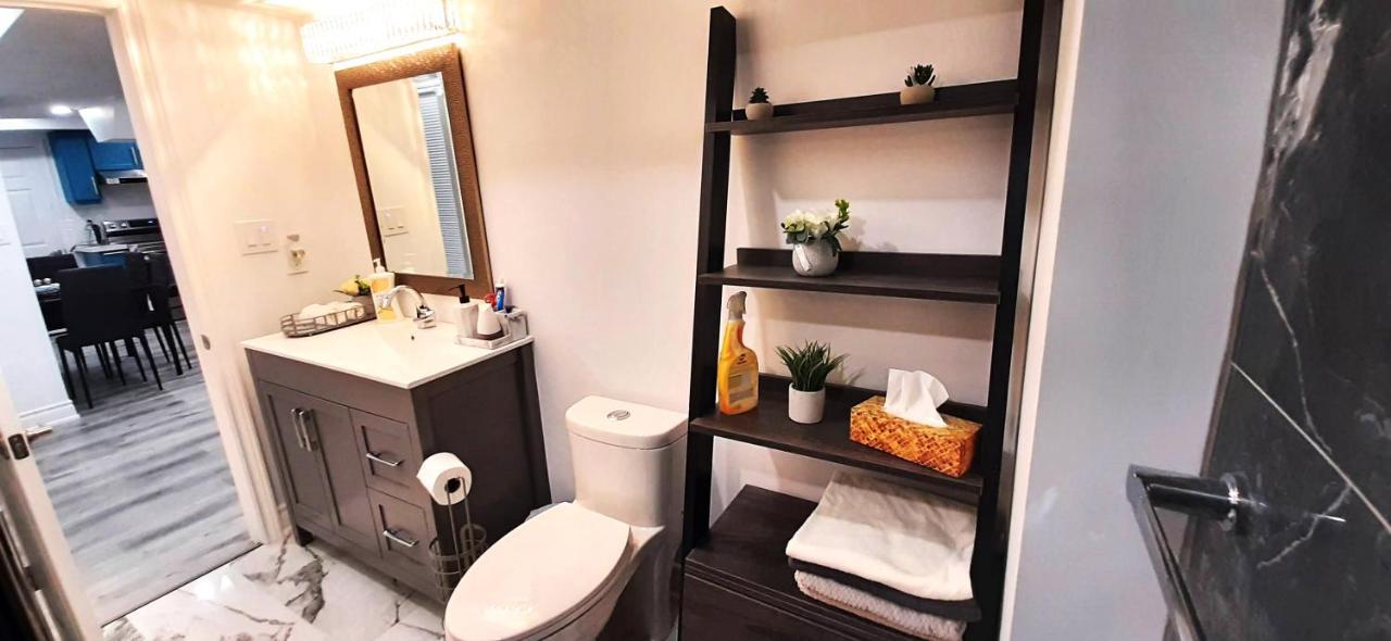 2 Bedrooms 2 Washrooms 2 Parking Spots Basement Apartment Newmarket Kültér fotó