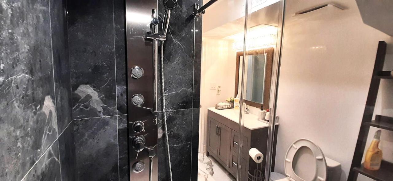 2 Bedrooms 2 Washrooms 2 Parking Spots Basement Apartment Newmarket Kültér fotó