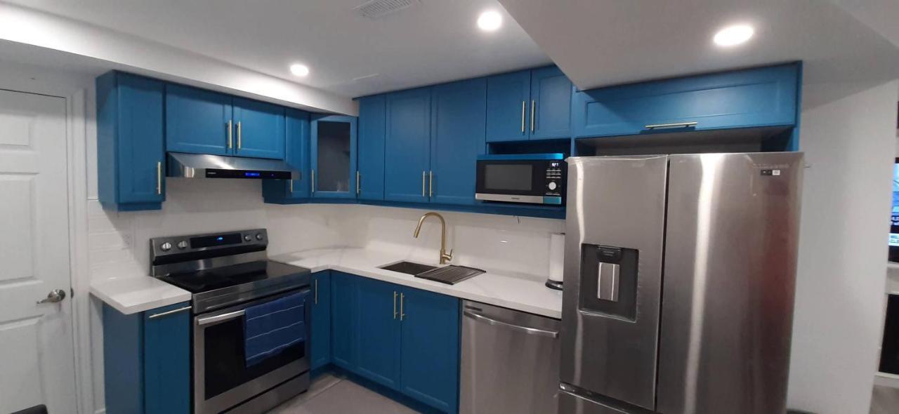 2 Bedrooms 2 Washrooms 2 Parking Spots Basement Apartment Newmarket Kültér fotó