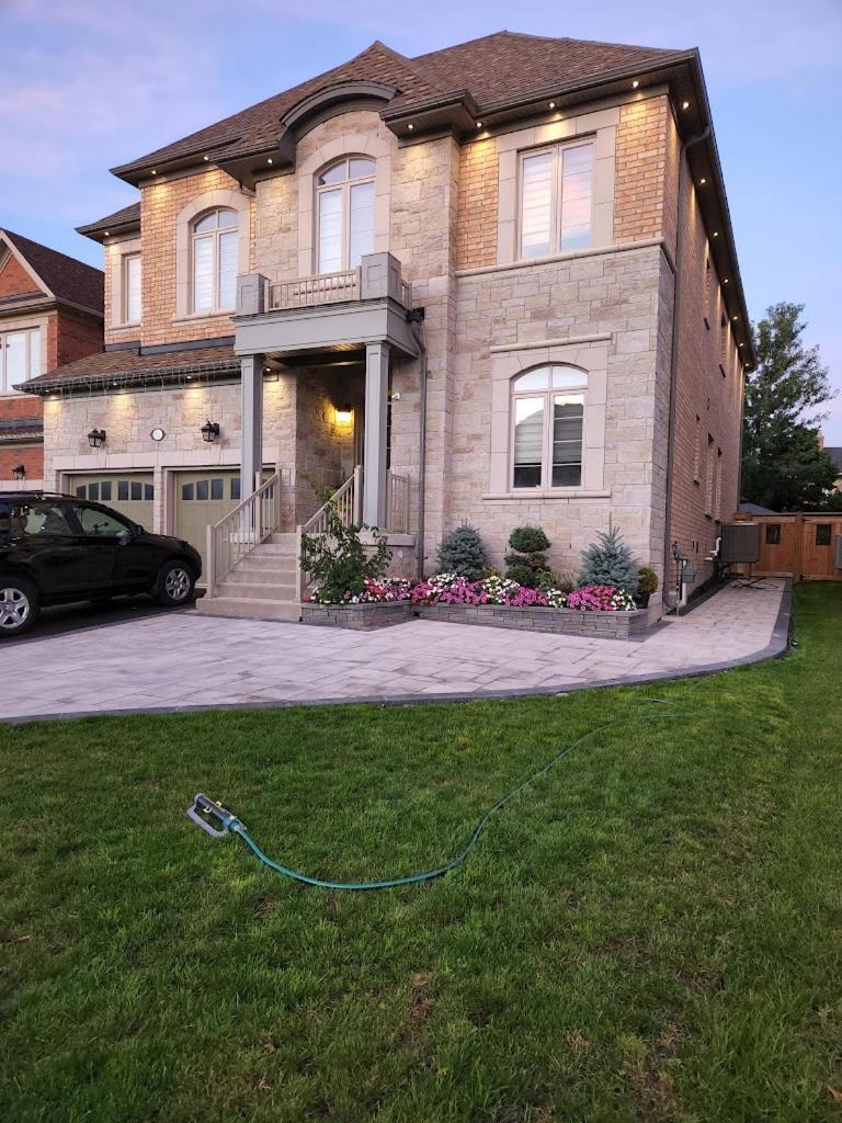 2 Bedrooms 2 Washrooms 2 Parking Spots Basement Apartment Newmarket Kültér fotó